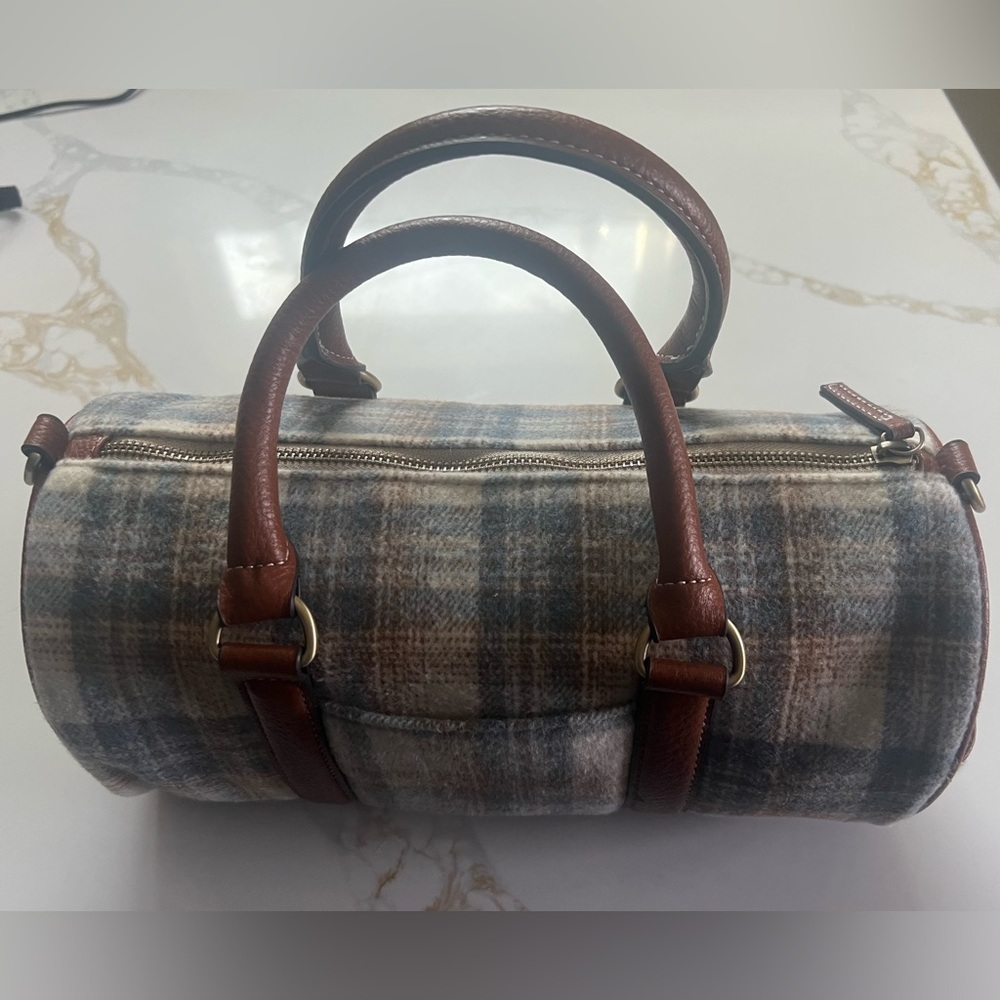 Time and Tru Blue and Tan
Plaid Barrel Crossbody and Handbag with Brown Accents